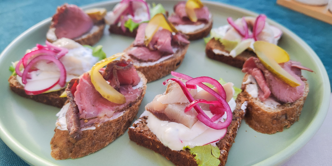 Северное радушие на берегу Белого моря. Замечательный обед и развлекательная программа в "Яндоровой губе"