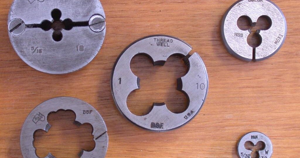 «Какая тебе плашка, это лерка!» – продавца поправил старый токарь: большинство мастеров до сих пор путают эти два инструмента