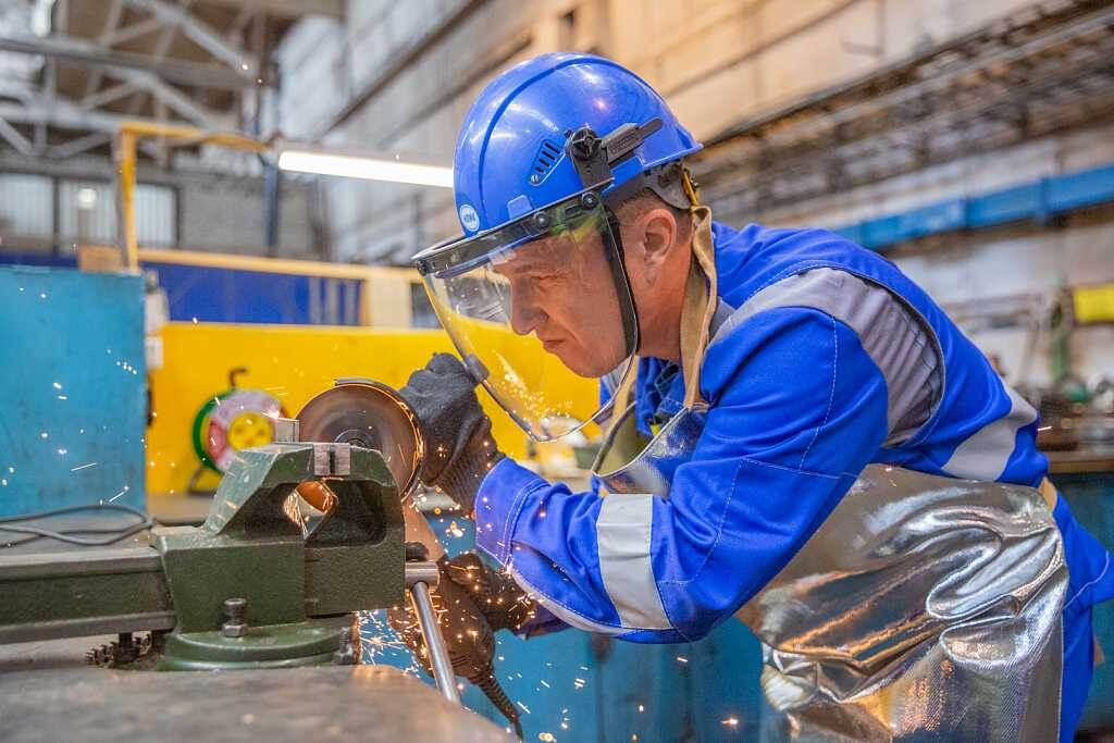      Правительство определило 300 профессий, необходимых для экономики России
