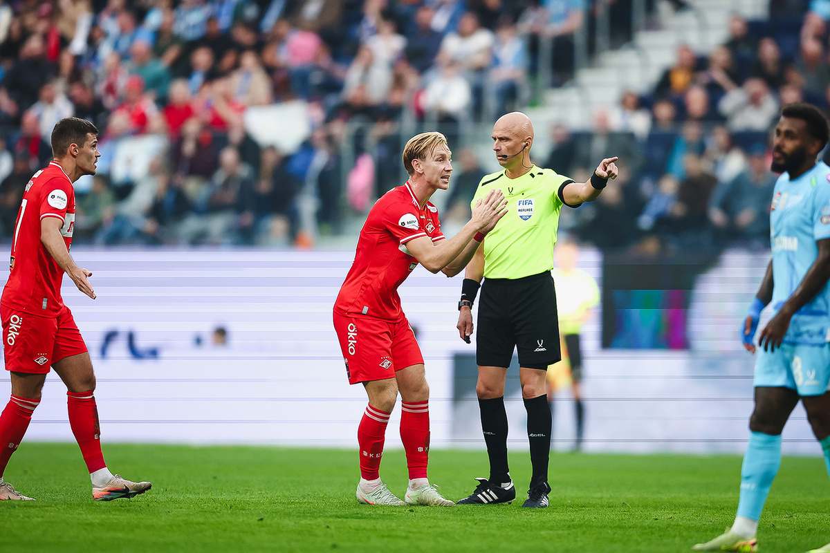    В "Спартаке" есть кому забивать. Почему же не получается?Александр Владыкин