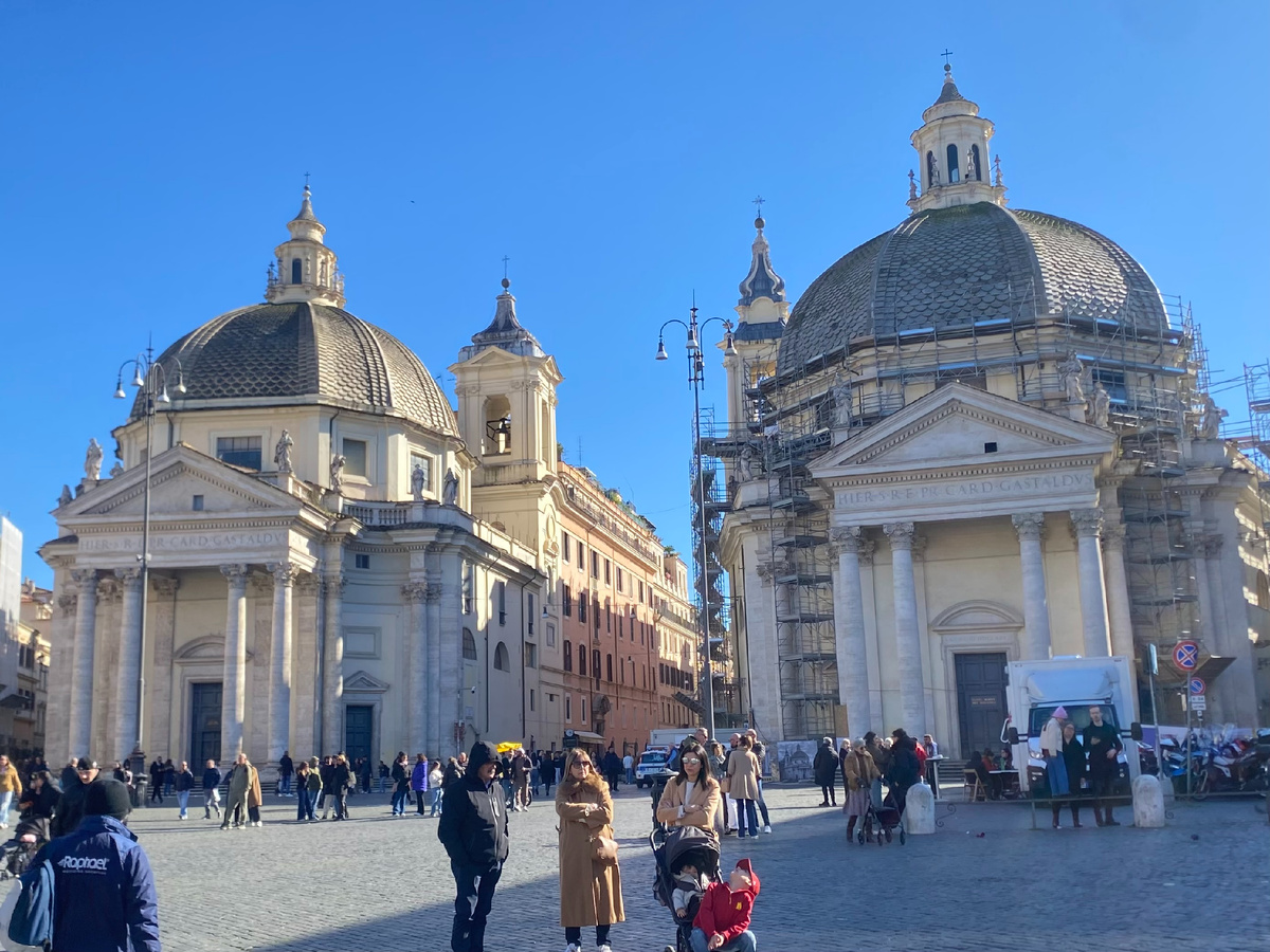 Церкви-"близнецы" на via del Corso в Риме.