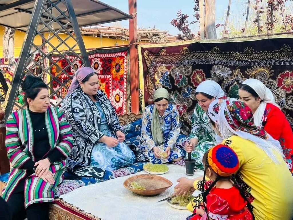 ФОТО: Исполнительный орган государственной власти города Бохтар Хатлонской области