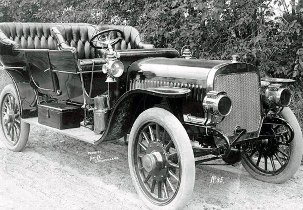    Badger FWD Battleship (1909) стал первым американским легковым внедорожником. И заодно первым комфортабельным вездеходом в мире