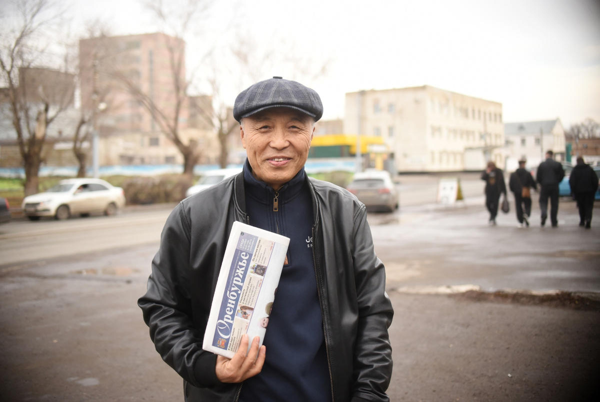 "Западу всегда Россия не нравилась. Разные мы. Но мы – русские - даже если Китай помогать не станет, всё равно победим. Потому что правда за нами. Высшая сила она есть. Я уверен на сто процентов, - говорит Вэньбинь Ян.