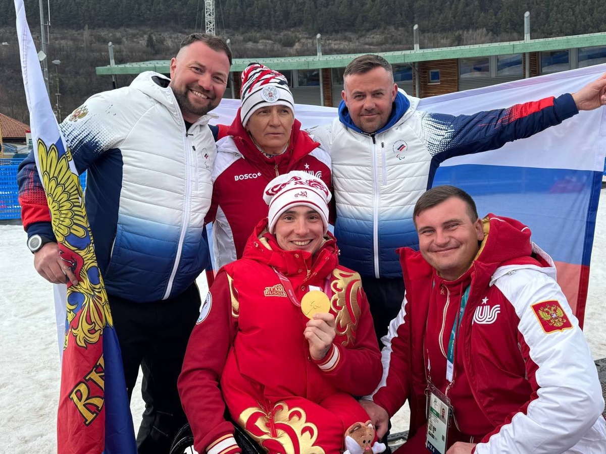 Иван Голубков, тренер Громова и сервисная команда на Паралимпиаде 2026
