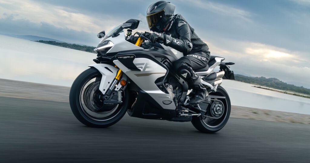 Премиальный спорт-байк CFMOTO 750SR-S