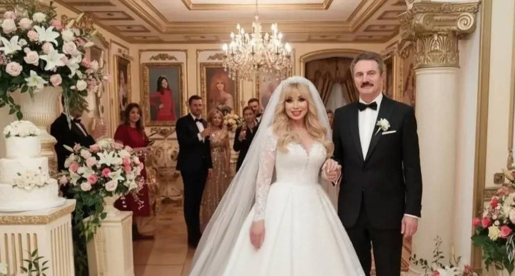 Маша Распутина вышла замуж за Виктора ЗахароваСоцсети Маши Распутиной