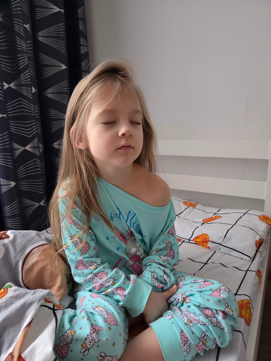 Сонная Ксюша