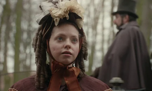 Кадр из фильма "Гадкая сестра". Главная героиня Эльвира до изменений.