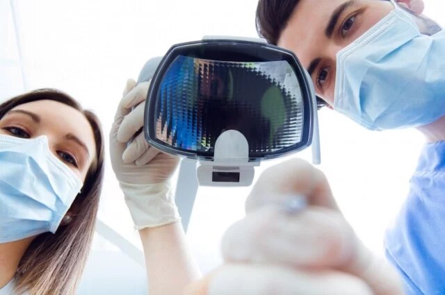    Какие болезни можно диагностировать по состоянию зубов?