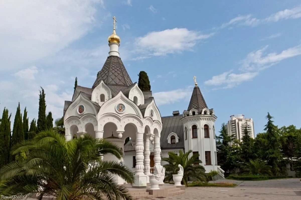    Старейший в Сочи храм оформили в госсобственность