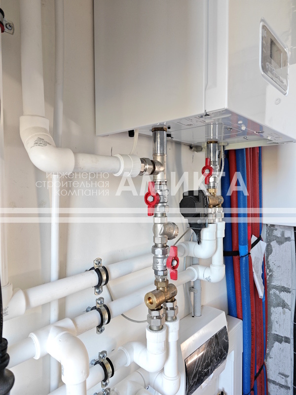 использована фотография со страницы https://amikta.ru/articles/otopleniye-v-chastnom-dome-obzor-sistem/