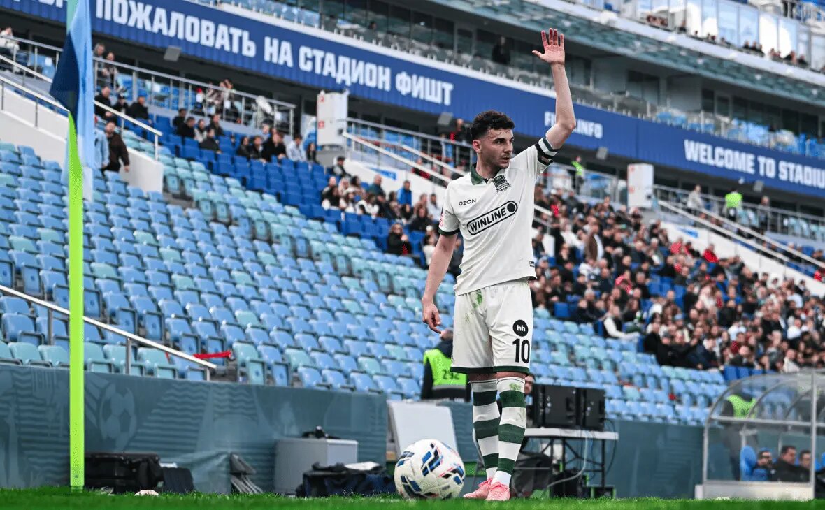    Источник: Капитан Краснодара Эдуард Сперцян Фото: Официальный сайт ФК «Краснодар». rbc.ru Михаил Горбунов