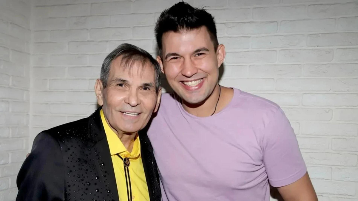    Бари Алибасов с сыном. Фото: Instagram (Запрещён в РФ) @alibasov_nana