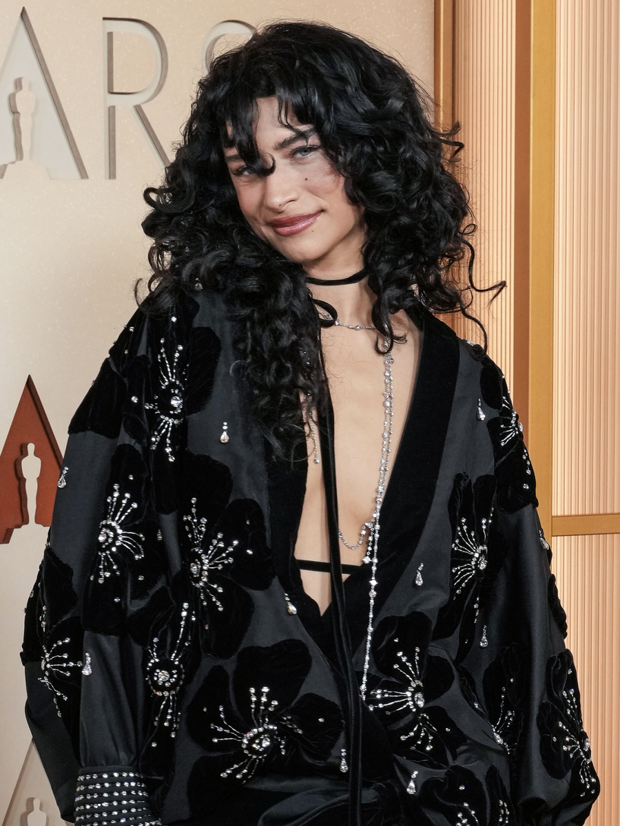    Одесса Эзайон