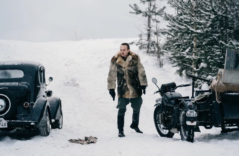 Фотограф едет на фронт, чтобы снять репортаж о герое-снайпере. Драма о боевом братстве с Михаилом Евлановым.