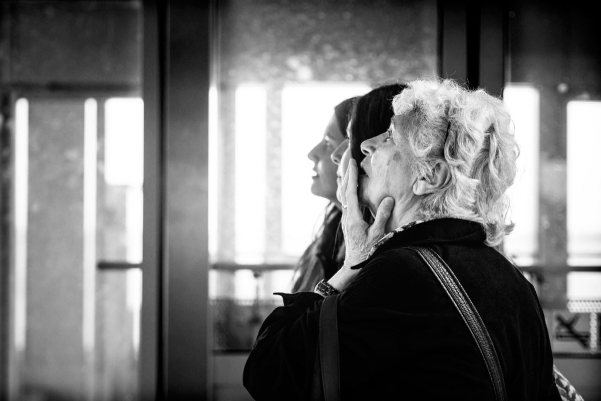 Для внешнего наблюдателя мозг — чёрная дыра, а сознание — её сингулярность