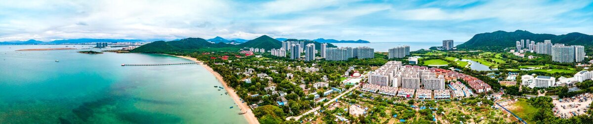 Актуальные направления для отпуска этой весной — остров Хайнань, город Санья, Китай.