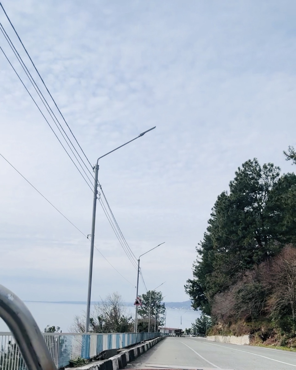  Едем по обочине