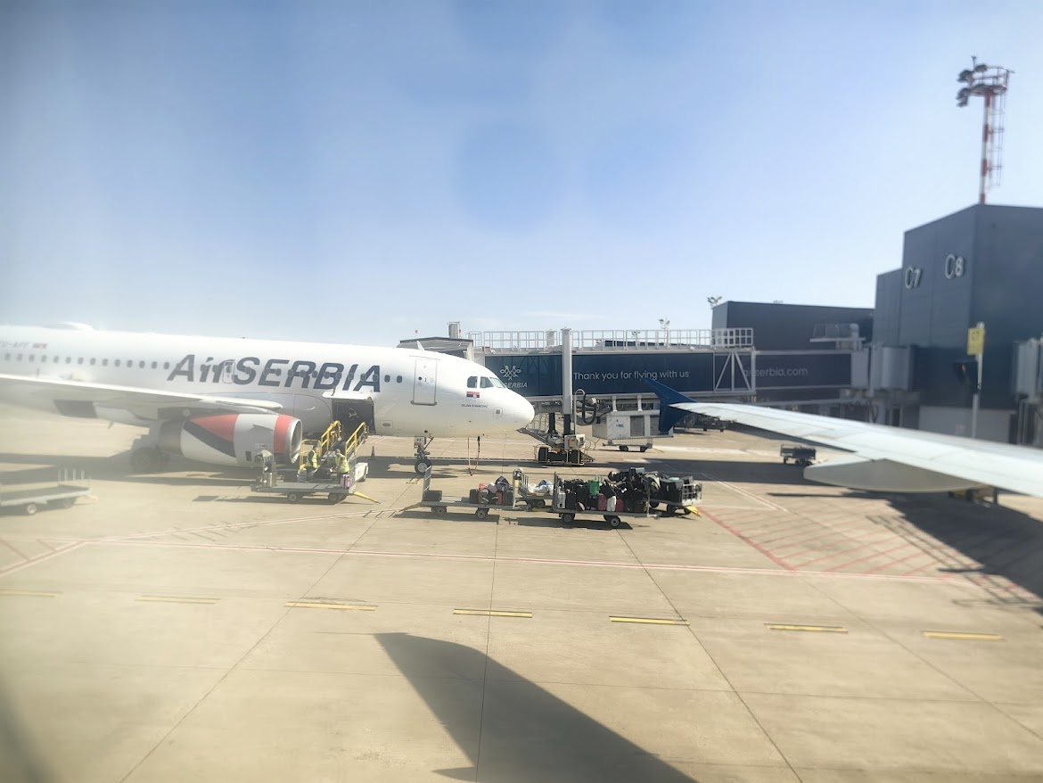 Air Serbia доставила багаж в ценности и сохранности. Но это не точно.