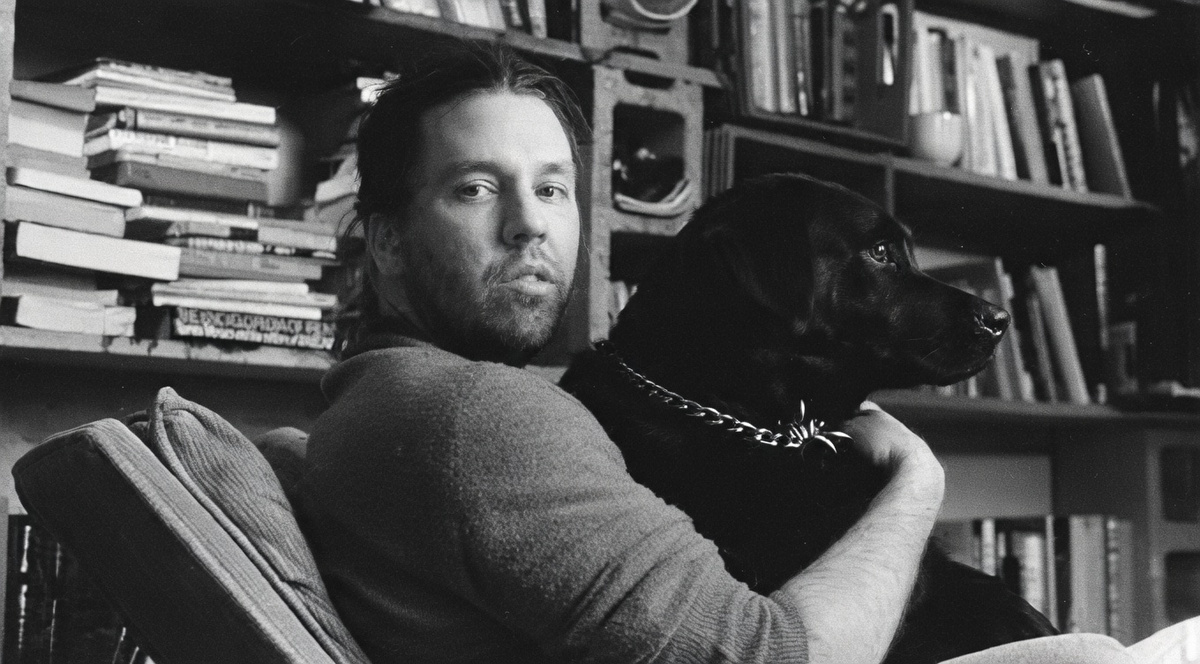 Улучшенное с ИИ фото Уоллеса более чем 30летней давности