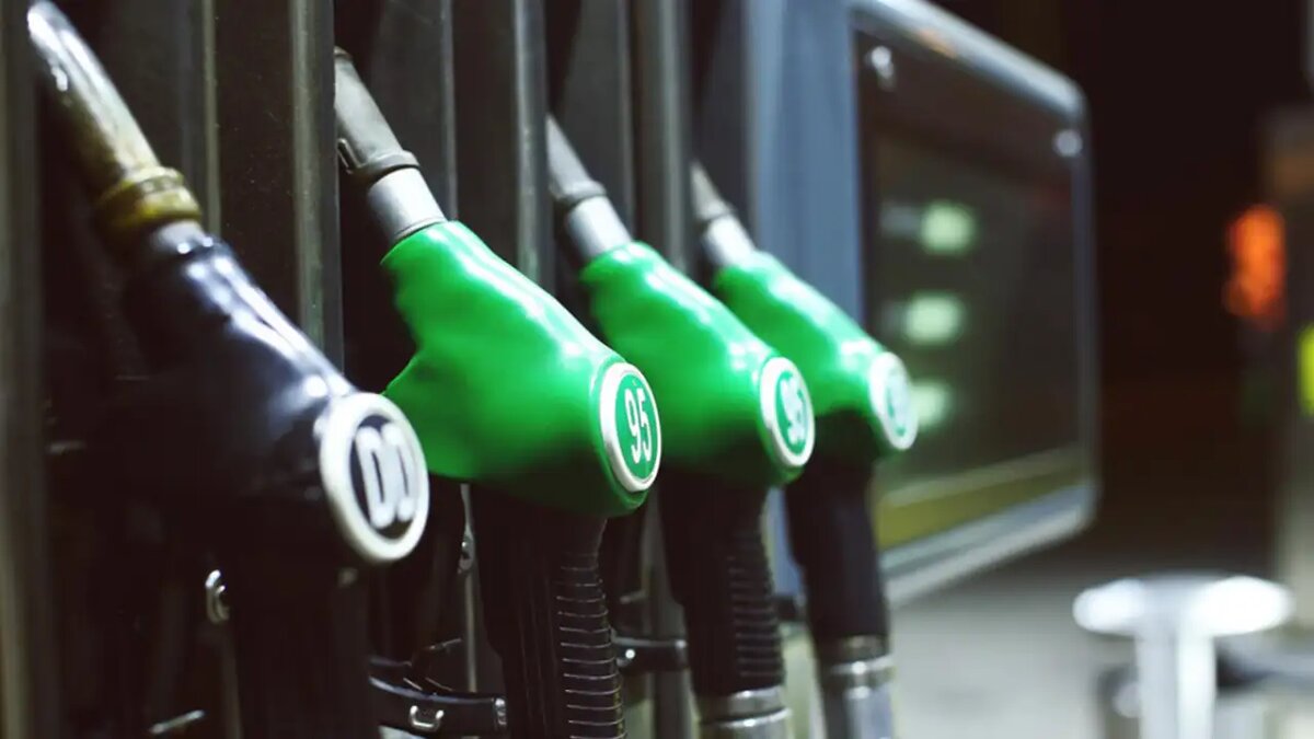    АЗС. © freepik.com/fxquadro