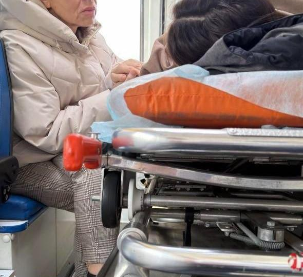 Лерчек в критическом состоянии. Она ослепла на один глаз и испытывает сильнейшие боли