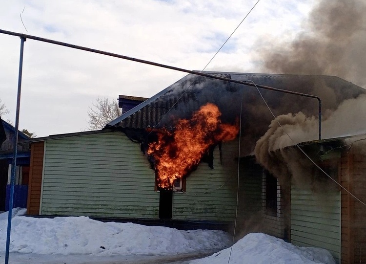 В Черемисиновском районе Курской области 16 марта сгорел жилой дом