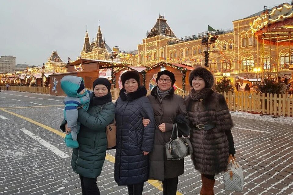 Цыреновы (слева направо Юлия, Любовь, Алиса и Дугарма) в Москве. Фото: семейный архив