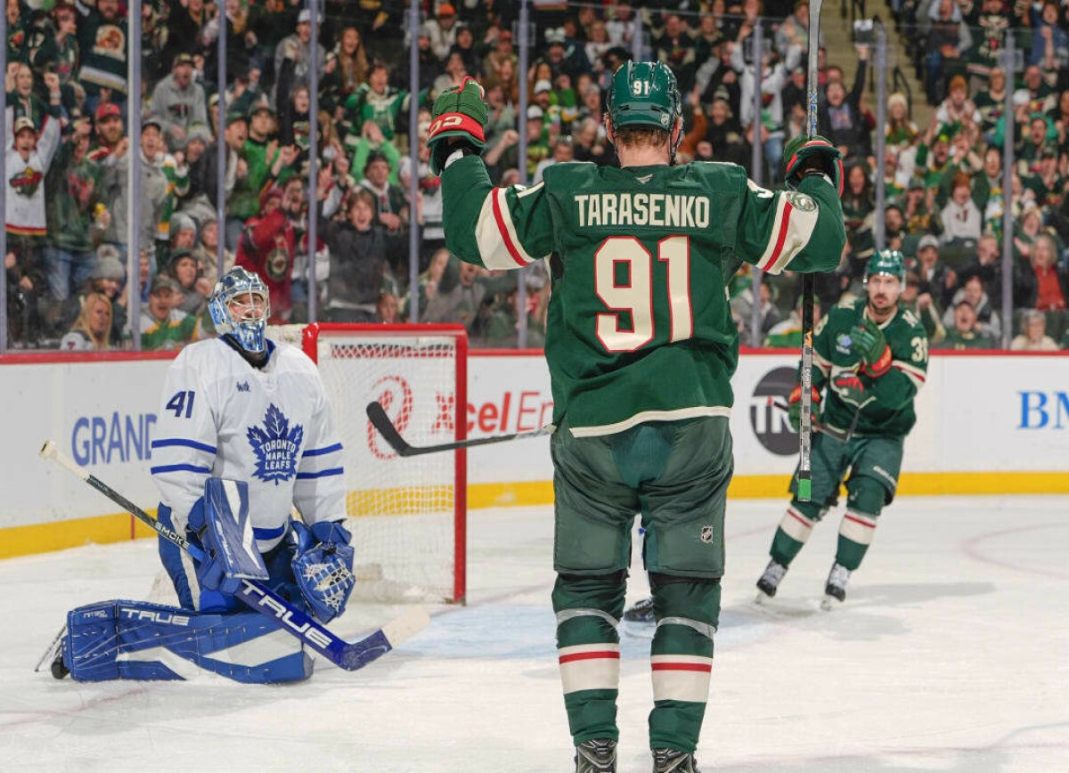     The Athletic о молниеносном дубле Тарасенко в новом звене: его тройка оживила игру «Миннесоты»