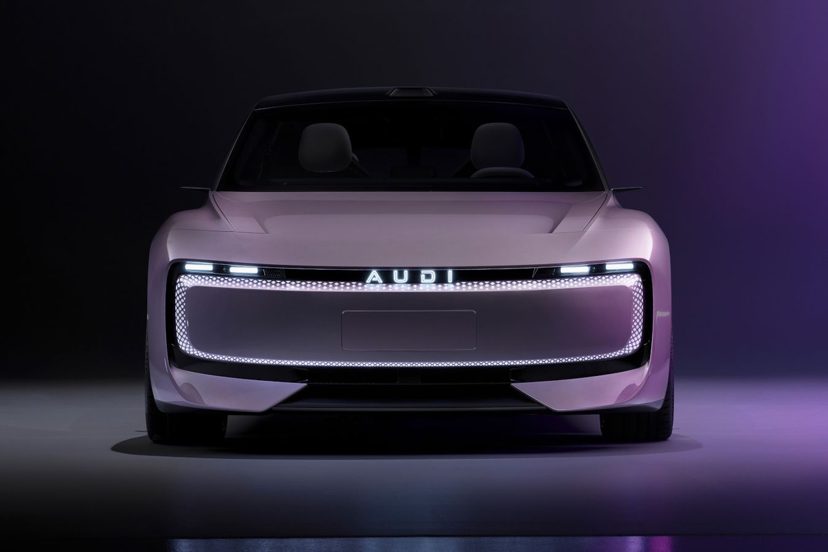 Новый бренд AUDI – без традиционных колец и только заглавными буквами