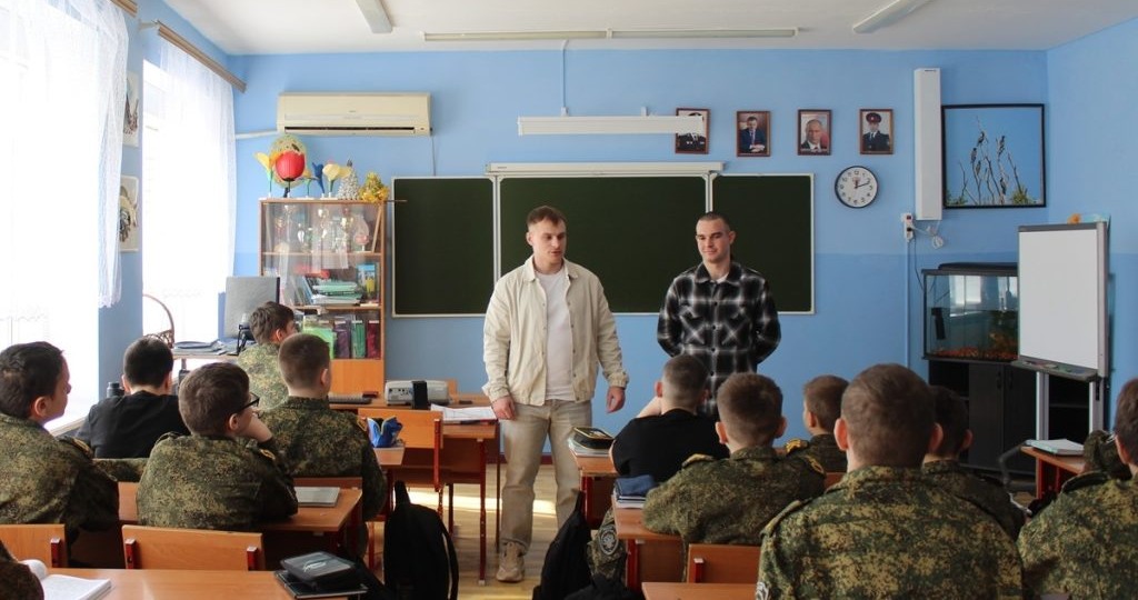 Тёплая встреча с выпускниками Орловского кадетского корпуса