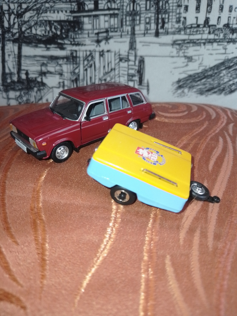 Модель ВАЗ-2104 от китайского Bauer и прицеп-палатка "Скиф-М".