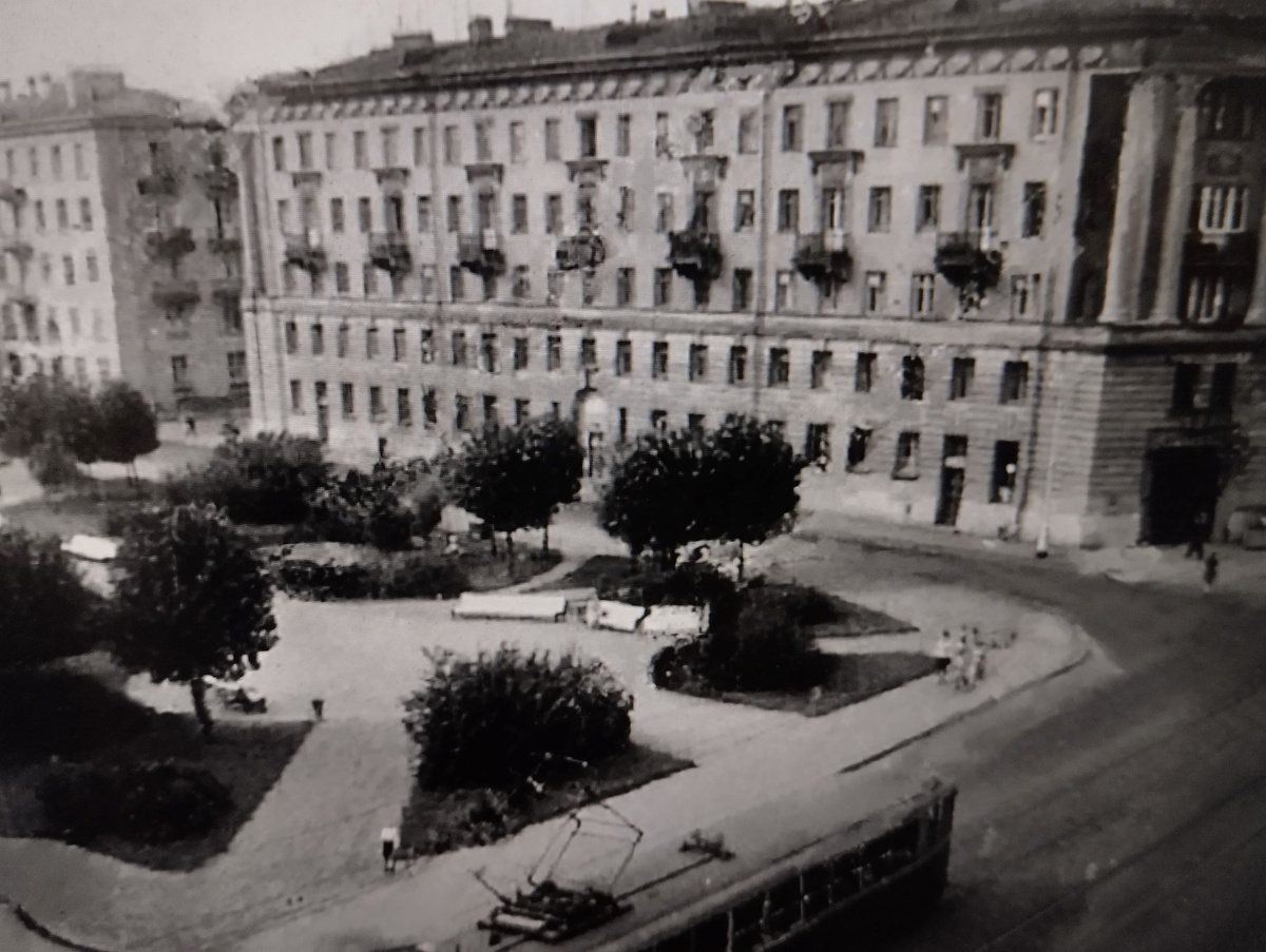 Угол наличной улицы и Шкиперского протока