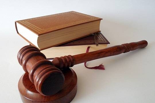    Прокуратура согласилась на приостановку дела против блогера Лерчек (фото: pxhere.com)