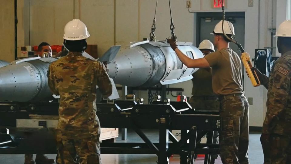 ФОТО: Кадр программы "СОВБЕЗ", РЕН ТВ