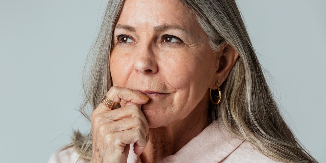 После 70 лет держите язык за зубами: эти 5 вещей нельзя рассказывать семье – иначе пожалеете