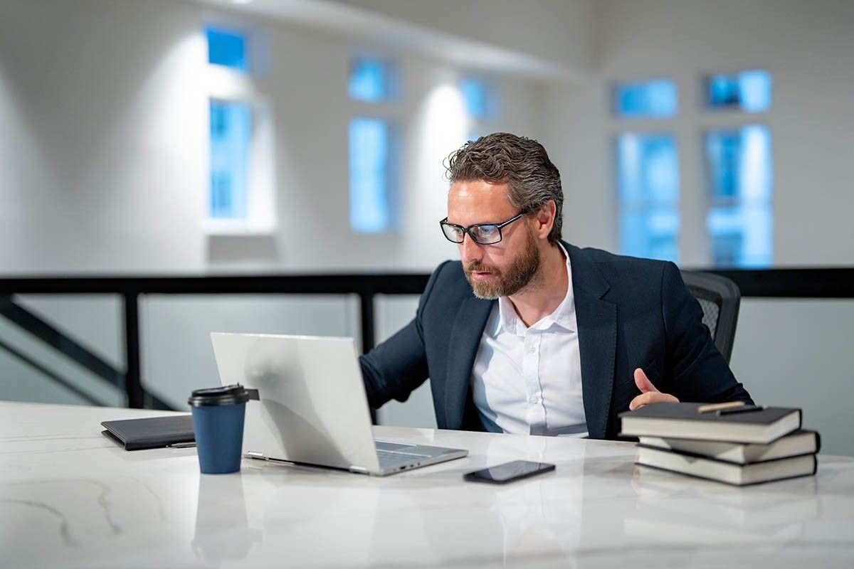 Вид занятости определяет ваши отношения с работодателем или заказчиком, уровень дохода и социальные гарантии. Источник: Volodymyr TVERDOKHLIB / Shutterstock / FOTODOM📷
