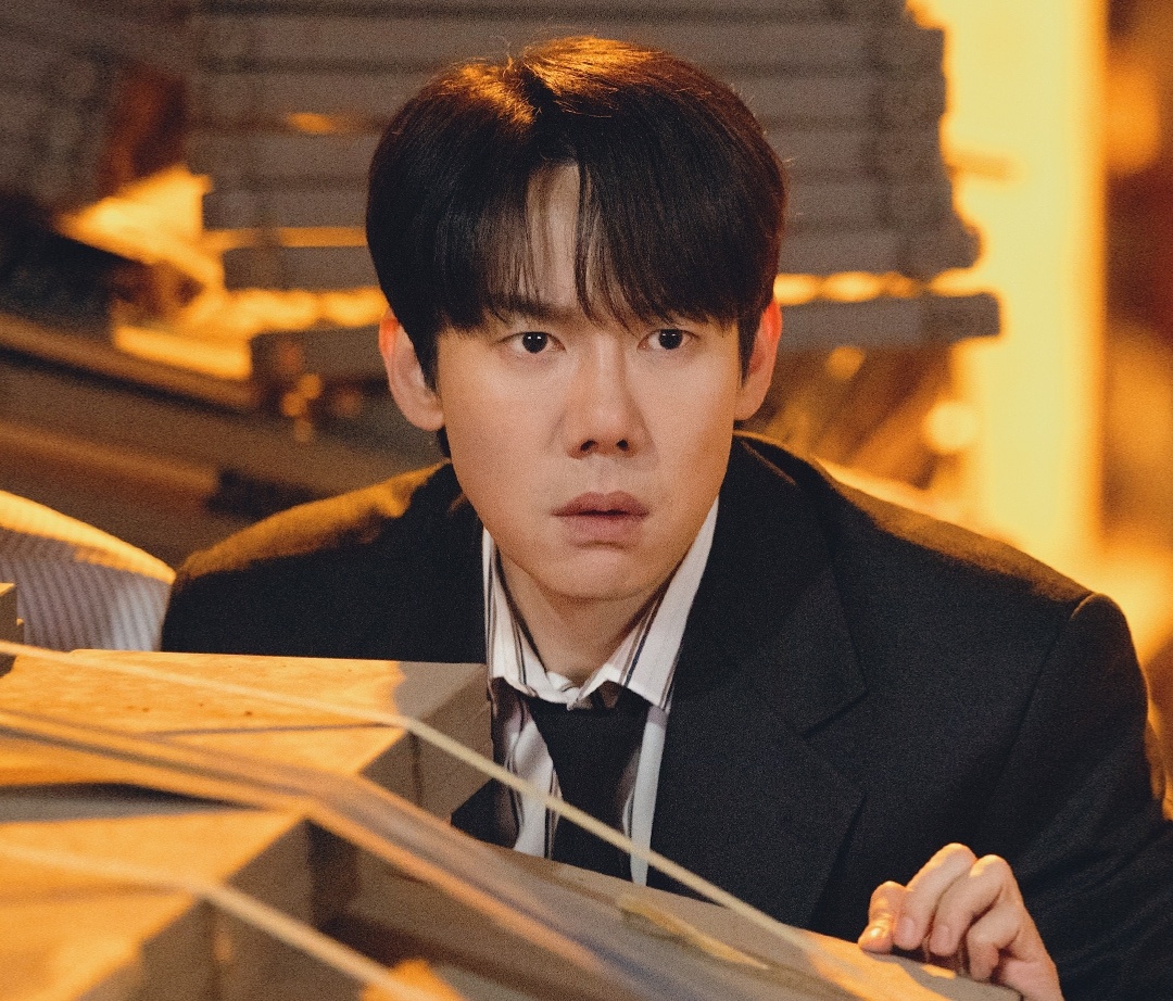 Ю Ен Сок в новой роли.