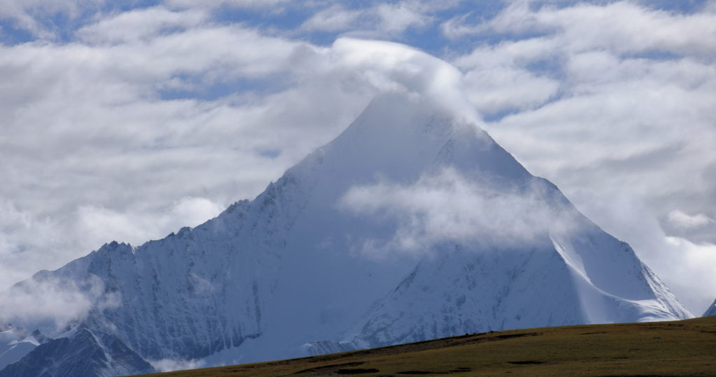 Тибет-Кайлас. Гора Лоинбо-Кангри – самая высокая вершина хребта Кайлас