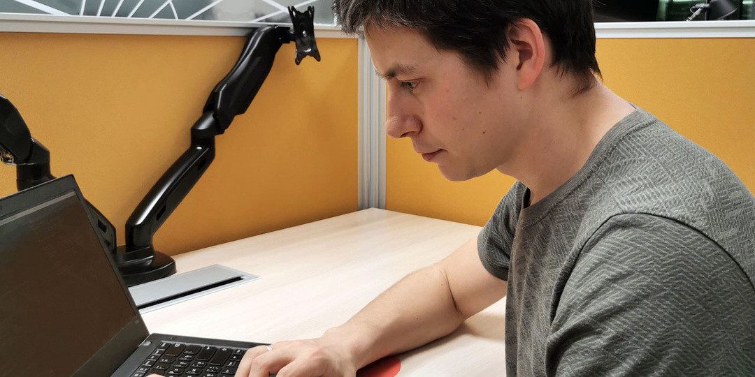 «Ты же понимаешь, мам, я занят»: сын (34 года) не звонил мне три месяца. Я перестала звонить первой — и кое-что изменилось