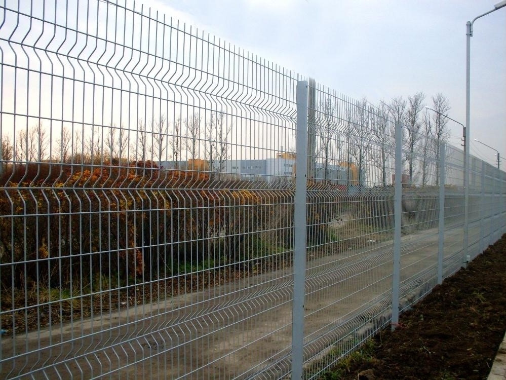 Изящные заборы из 3д сетки с калитками и воротами и евросетки Fensys 3D