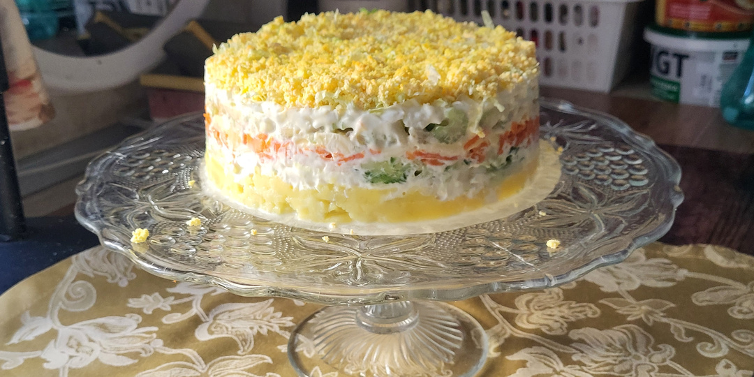 Салат-тортик из того, что нашлось в холодильнике - вышло КРАСИВО и ВКУСНО!