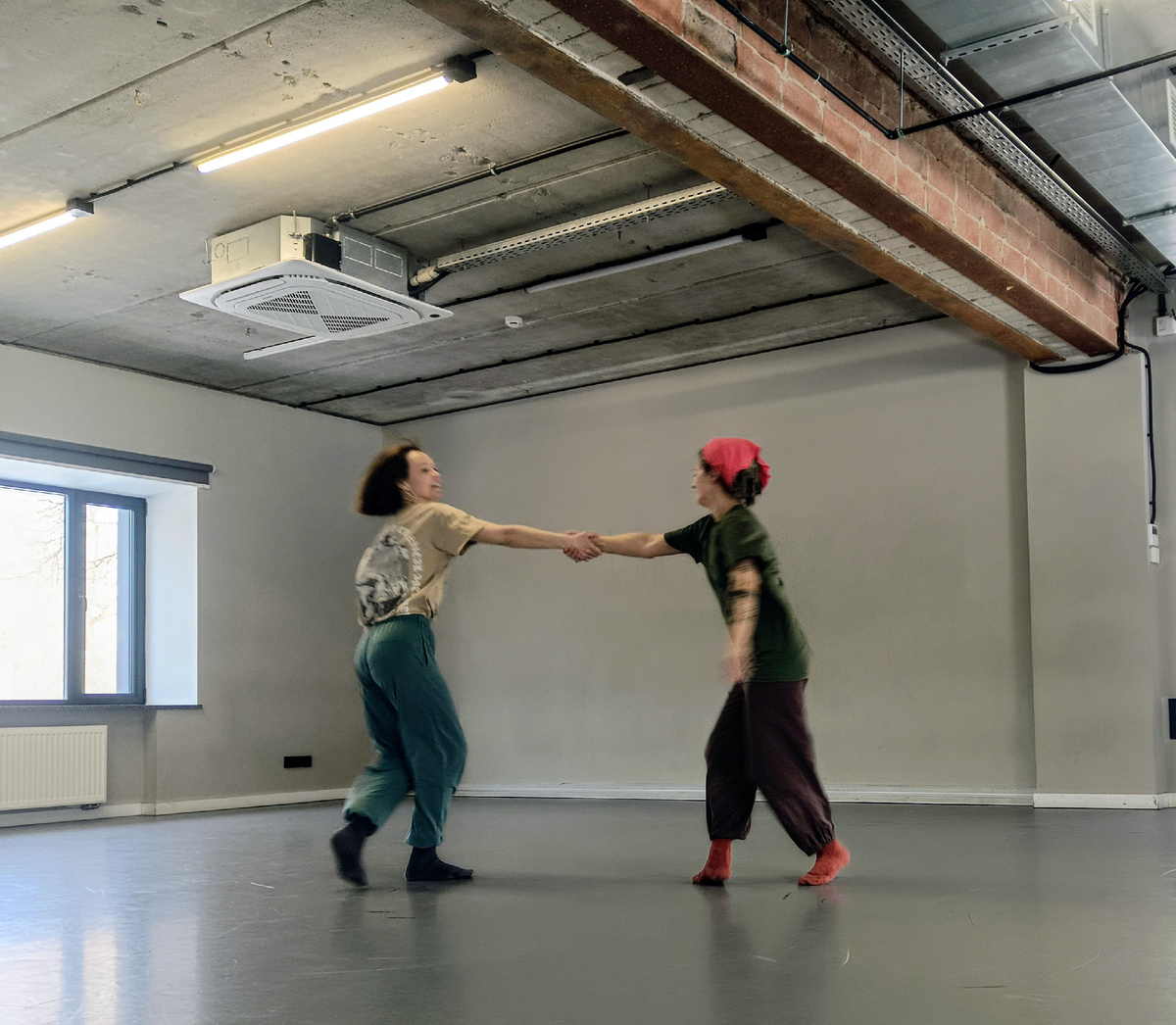 Фото было сделано в последний день работы танцевального пространства в том самом здании. Как же хочется вновь тренить в одном месте... 