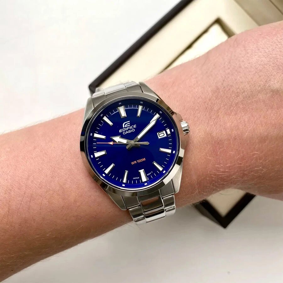 Классика, минимализм, спокойное течение времени — отличие модели Casio EFV-100D-2A