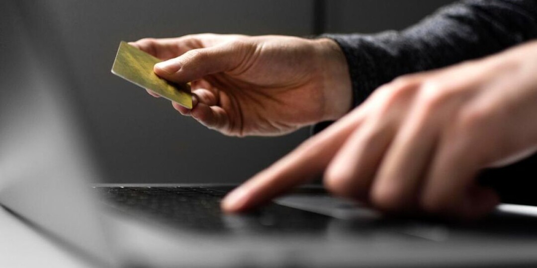 Кто чаще и зачем пользуется «тревожной кнопкой» в приложении банка?