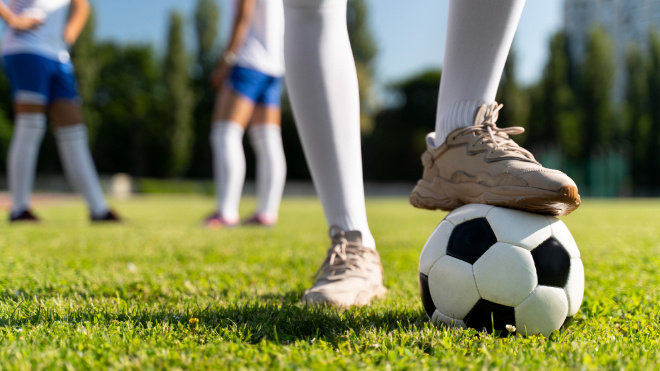 Фото: https://ru.freepik.com/free-photo/women-playing-football-team_16612780.htm#fromView=search&page=1&position=8&uuid=74ac9536-2070-4566-864e-30f6a4d8c401&query=%D1%84%D1%83%D1%82%D0%B1%D0%BE%D0%BB