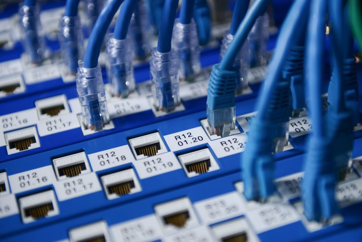    Отличительные свойства модульных дата центров – это высокая скорость развертывания и запуска, минимальные требования к площадке, мобильность и простота транспортировки, а также возможность выбора комплектации.