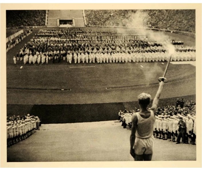 2. Олимпийский стадион в Берлине. 1936. Есть куча фото в интернете, но там много свастики. Их я выкладывать не буду из за демонстрации запрещенных символов 