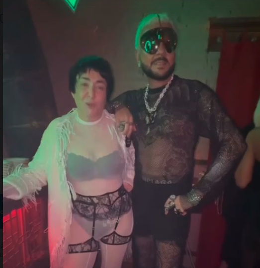 Человек, похожий на Киркорова с женщиной, похожей на Лолиту на голой вечеринке. Фото Яндекс.Картинки. 